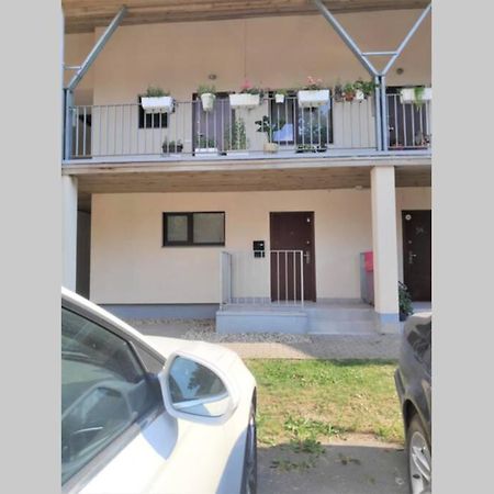 Dzivoklis Gimenei 100 Metri No Juras Apartment Jurmala Exterior photo
